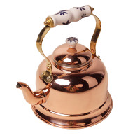 Мідний чайник з порцеляновою ручкою