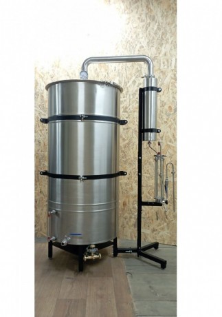 Distiller for essential oil 150 l. The volume for raw materials is 115 l.