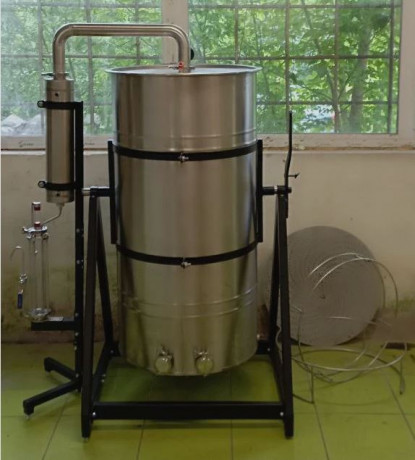 Distiller for essential oil 280 l. The volume for raw materials is 220 l.
