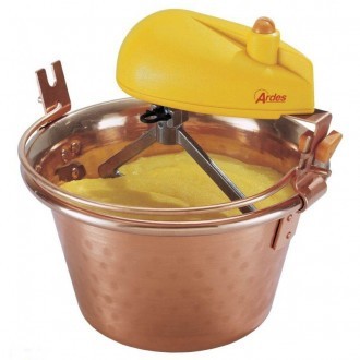 A copper basin with an electric stirrer with a diameter of 28 cm.